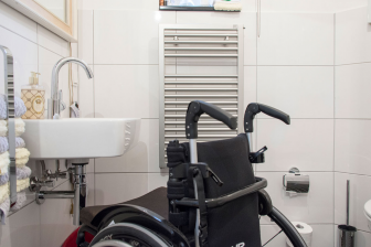 Bild:Barrierefreier Badezimmerumbau